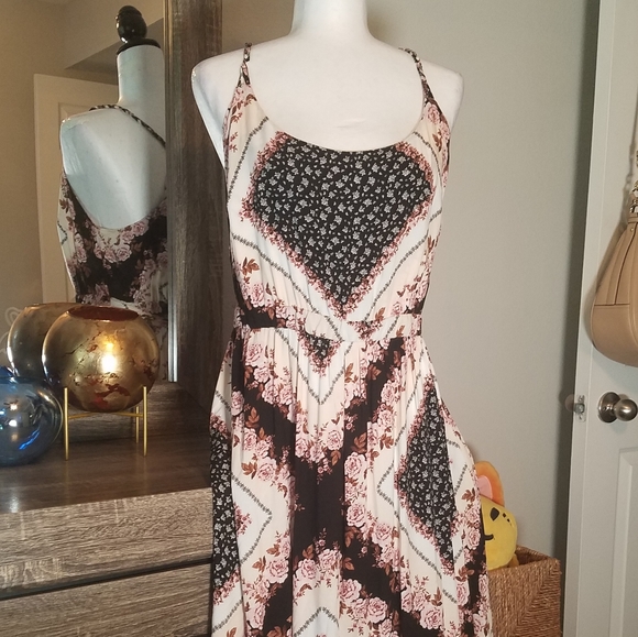 **MARKDOWN**Torrid Scarf Print Challis Shirred Hem - Picture 5 of 10